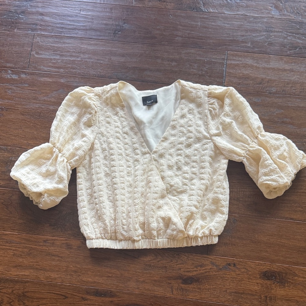 Cream Textured Puff Sleeve Blouse Lumiere M